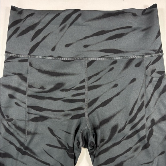 Athleta Saluation Stash Pocket II 7/8 Tight Zebra Print Capri Leggings | Size MT - Picture 3 of 10